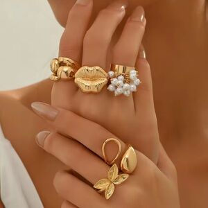 NEW! Zara model 5x  Gold and Pearl Women's Ring Set
Adjustable set